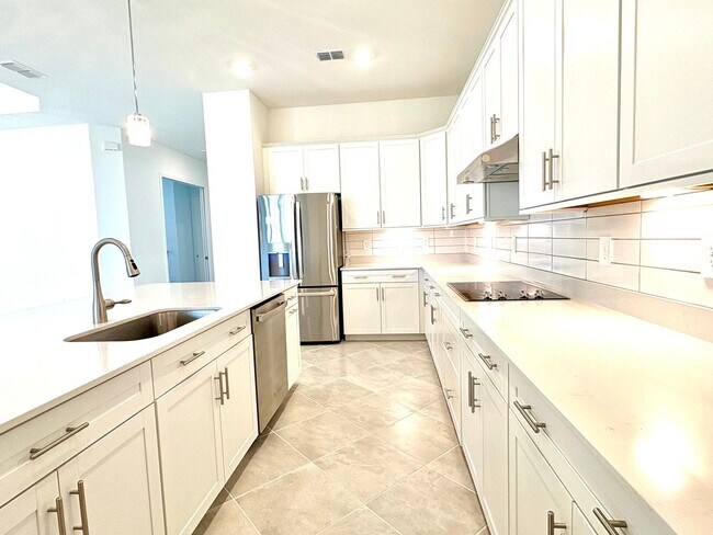 Building Photo - Brand New Luxury Rental in Wellen Park – Never Lived In!