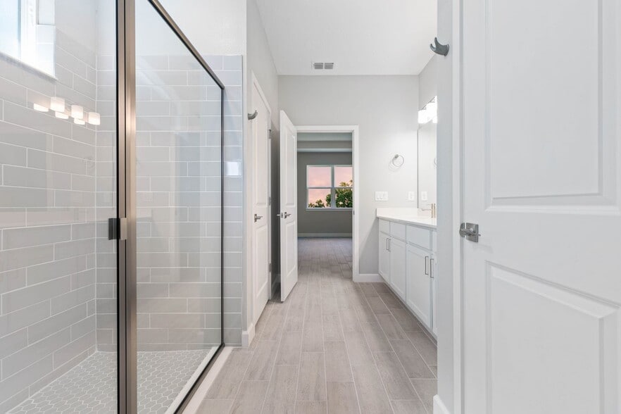 Building Photo - 3518 NW 44th Ave