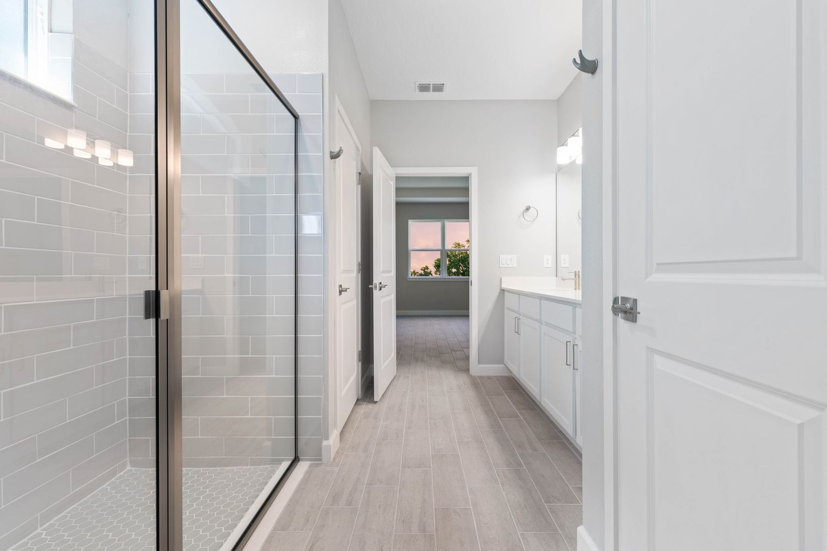 Building Photo - 13 SW 34th Pl