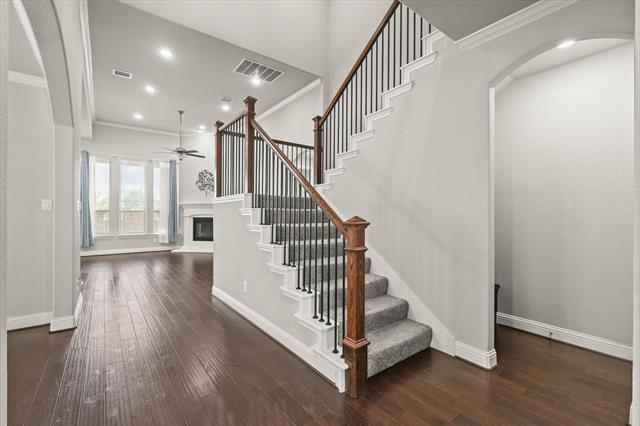 Building Photo - 2402 Long Meadow Way