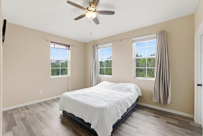 Building Photo - 964 Sombra St