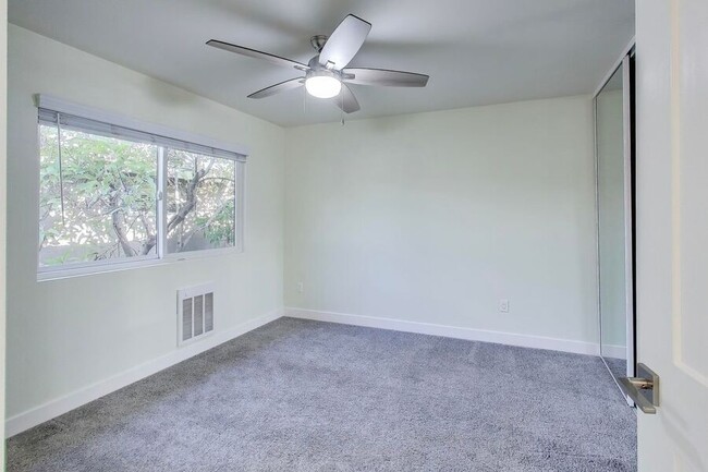 Building Photo - 1662 Hollenbeck Ave