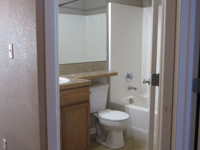 Building Photo - Charming 2 Story Doll House W/Unfinished Basement