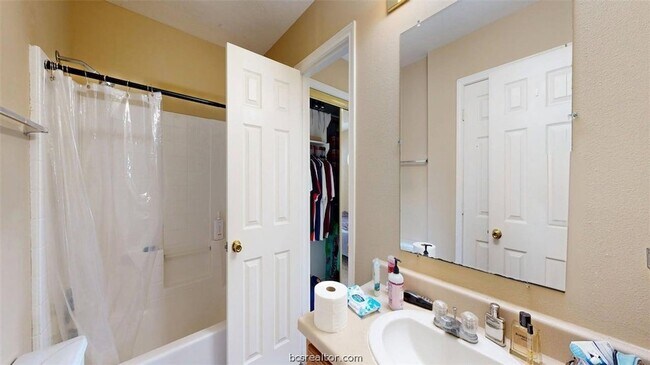 Building Photo - 301 Nimitz St