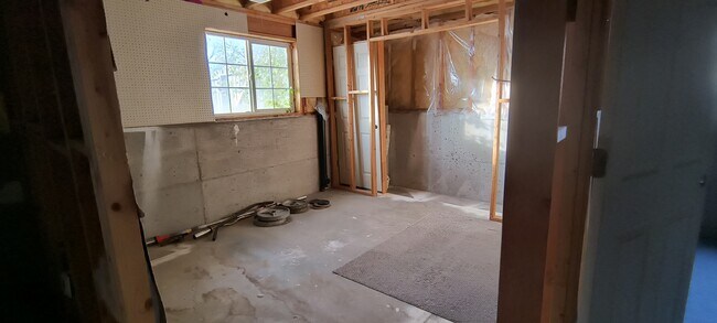 Building Photo - 2175 N Bandtail Cir