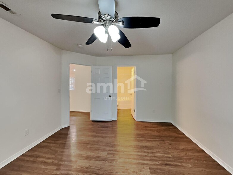 Building Photo - 2612 N Kristy Ave