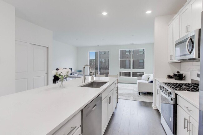 Building Photo - 2251 Venture Dr