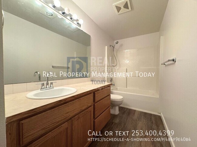 Building Photo - 425 175th St S