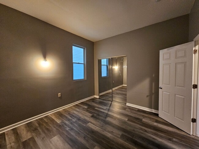 Building Photo - Newly updated 1 bedroom 1 bath apartment for rent!