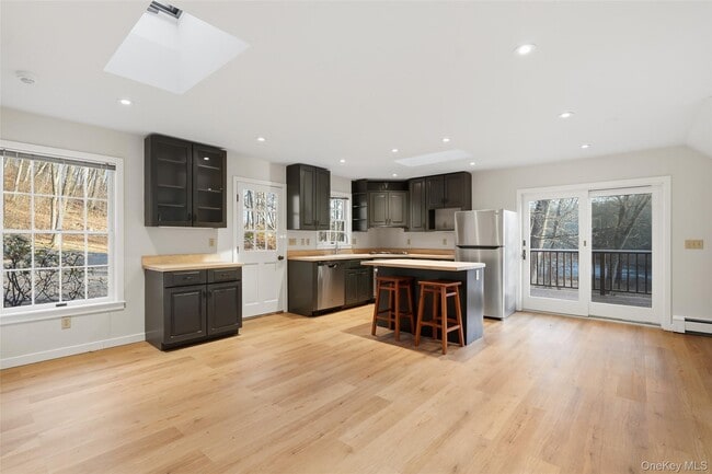 Building Photo - 16 Old Post Rd