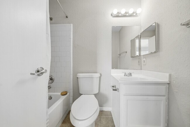 Building Photo - 2819 Kettle Run Dr