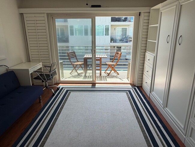 Building Photo - 1021 Scott St