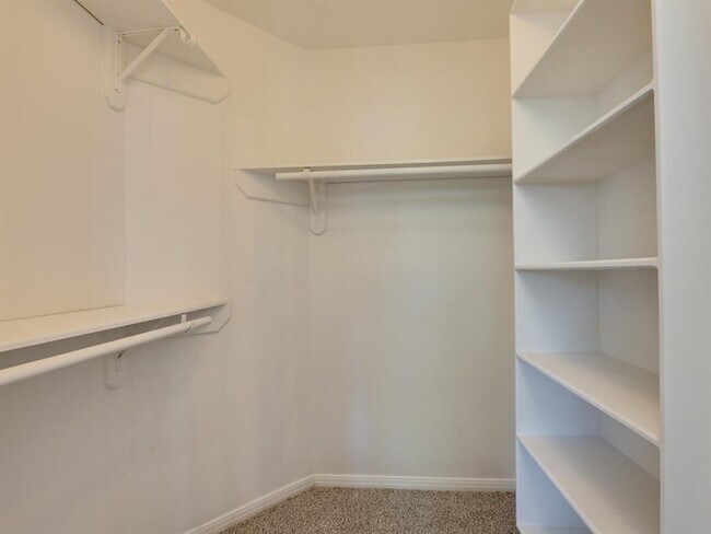 Building Photo - 3944 Kristencreek Ln