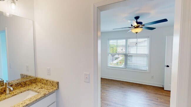 Building Photo - Charming Two Bedroom Townhomes With Flex R...