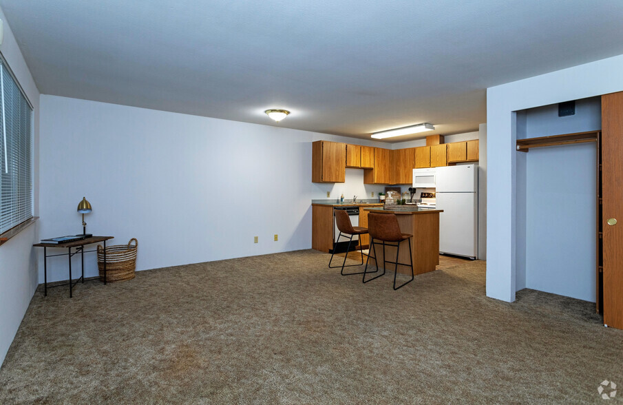 2BR, 1BA - 800SF - Inglewood Apartments