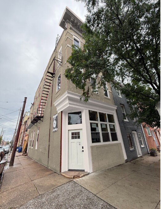 Building Photo - 1723 E Lombard St