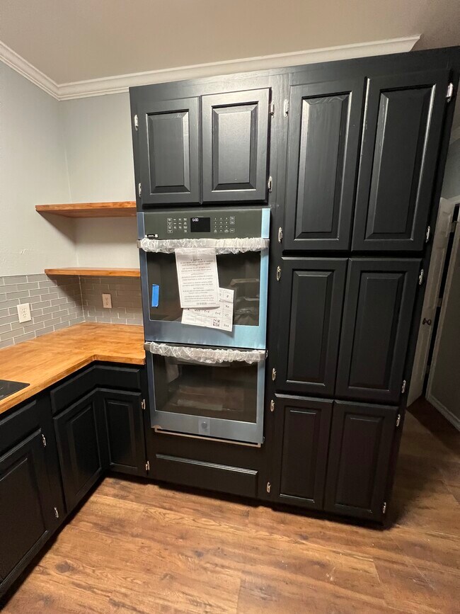 Building Photo - 539 Woodcreek Dr