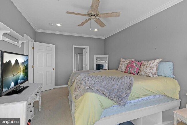 Building Photo - 21855 Locomotive Terrace