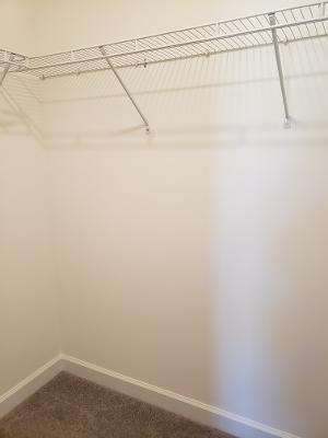 Building Photo - 1044 Broadview Dr