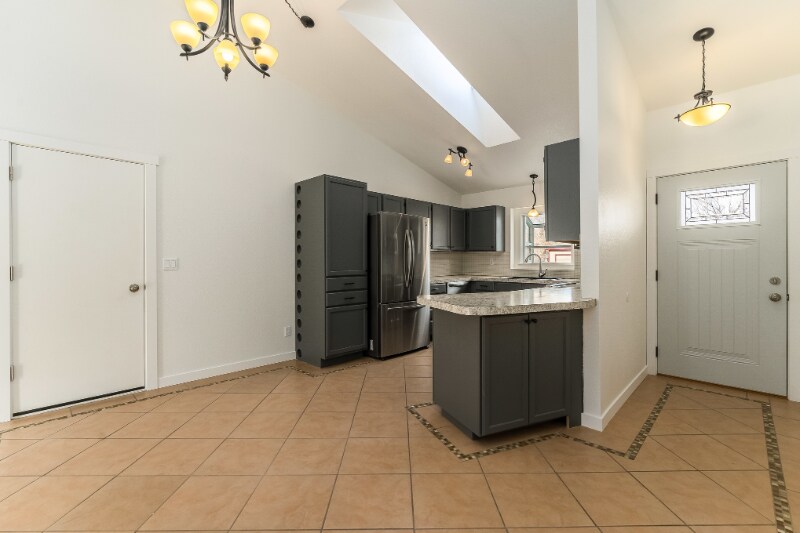 Building Photo - 4400 Sunridge Dr