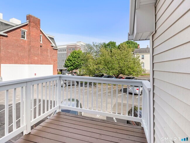 Building Photo - 325 Coram Ave
