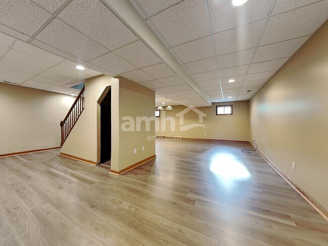 Building Photo - 3075 Foxhound Dr