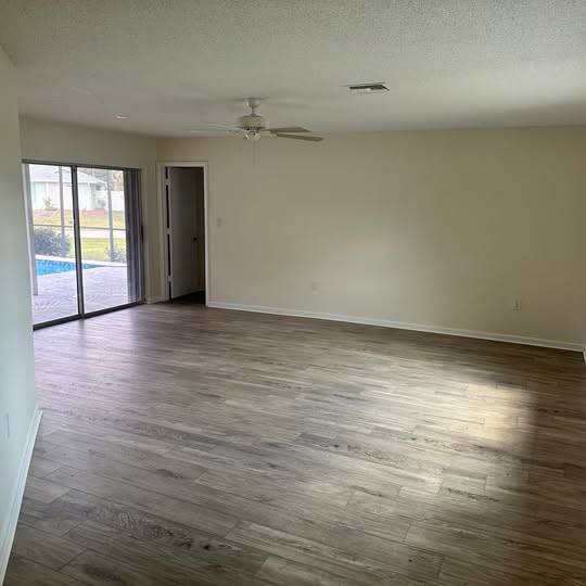 Building Photo - 1355 Mager St