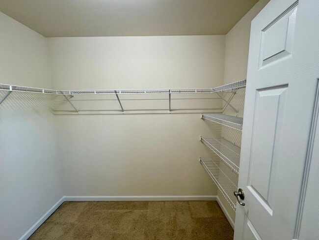 Building Photo - 3BR/2B Townhome in Great Ballantyne Location