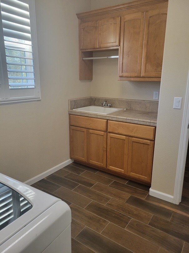 Building Photo - 227 Gooselake Cir