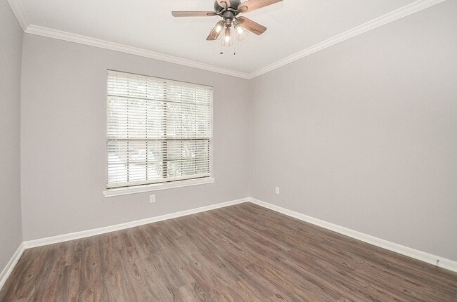 Building Photo - 2255 Braeswood Park Dr
