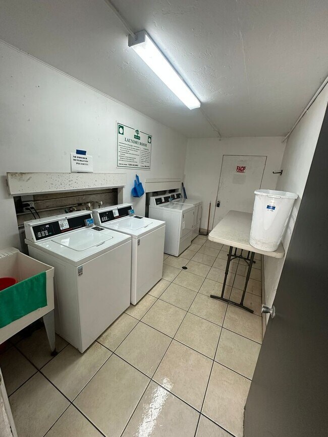 Building Photo - FAST APPROVAL !  1 bed 1 bath at green tee...
