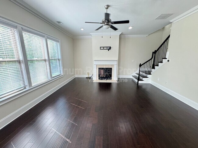 Building Photo - 3578 Strath Dr