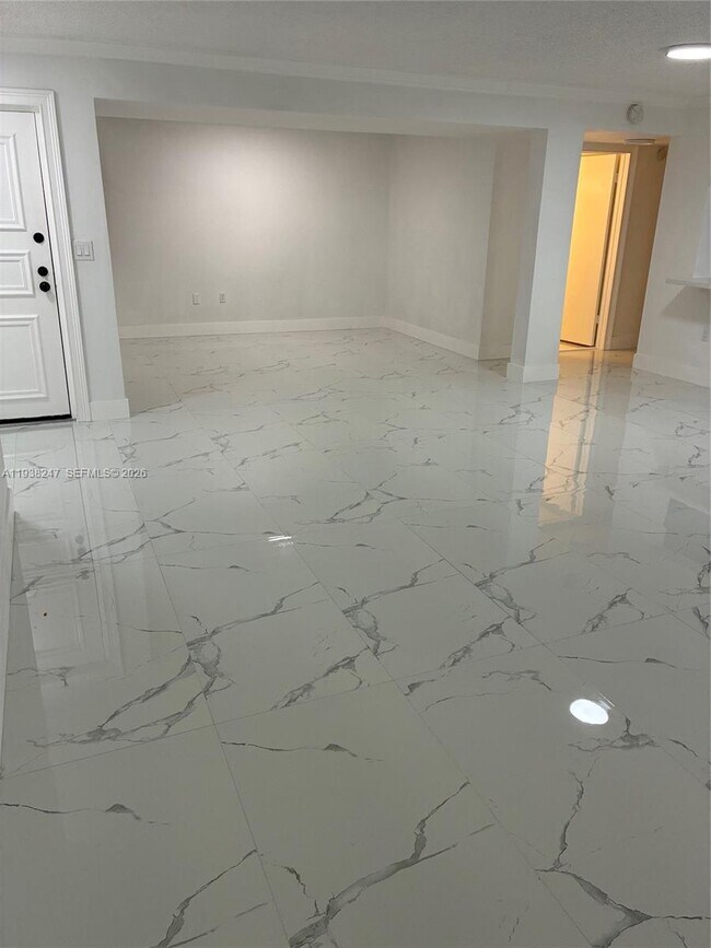 Building Photo - 9040 SW 125th Ave