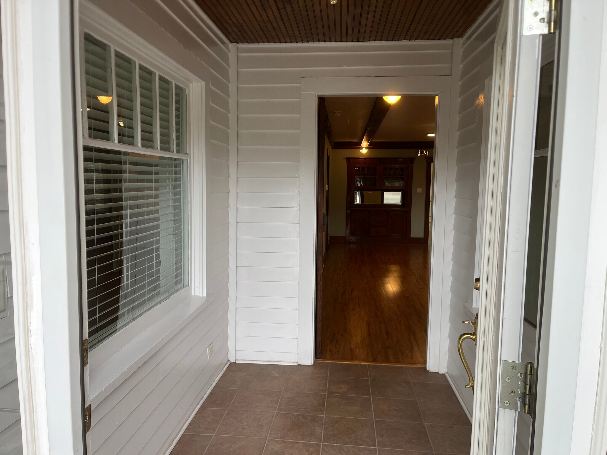 front entry - 640 S 4th Ave