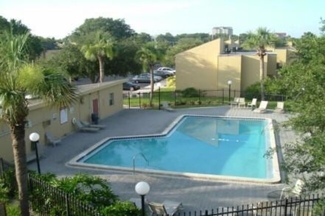 Building Photo - Phoenix Apartments - Bartow - One bedroom ...