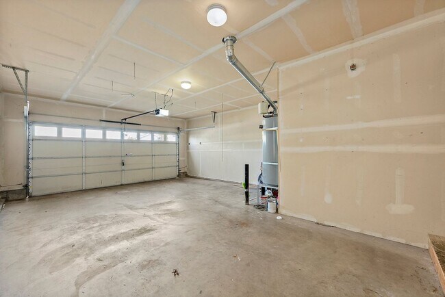 Building Photo - Spacious 4-Bed Home in DuPont | Huge Loft & 5 Mins to JBLM!