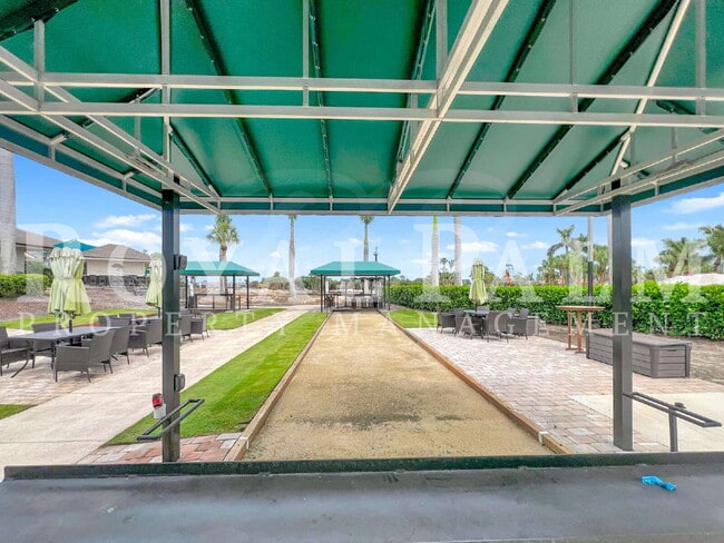 Building Photo - 3BR Home in The Forest — Renovated Elegance + One Month Rent Credit if You Apply by January 15th!