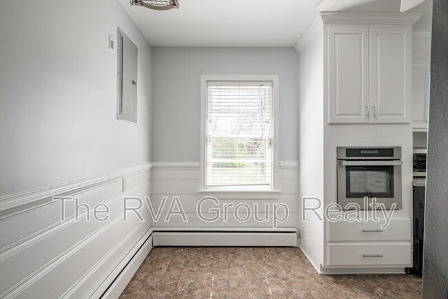 Building Photo - 1207 Whitby Rd