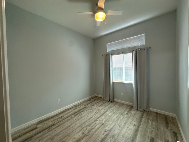 Building Photo - 9428 Plainoak Way