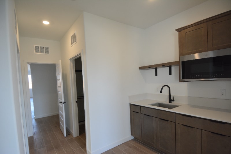 Building Photo - 7414 Lemon Mdw Pl