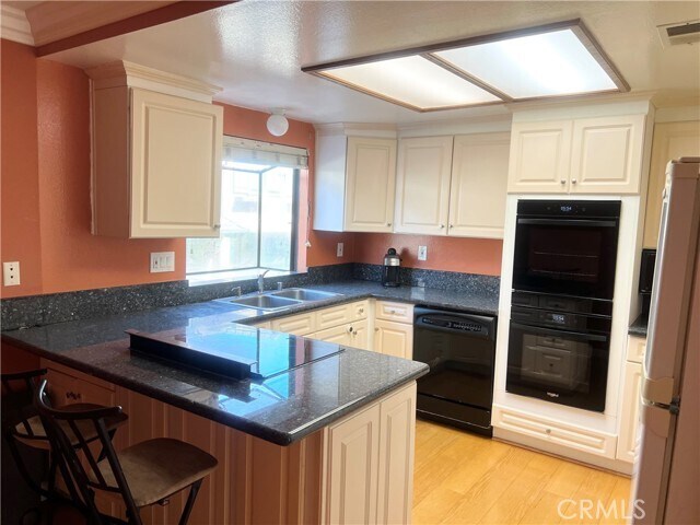 Building Photo - 1006 Arcadia Ave