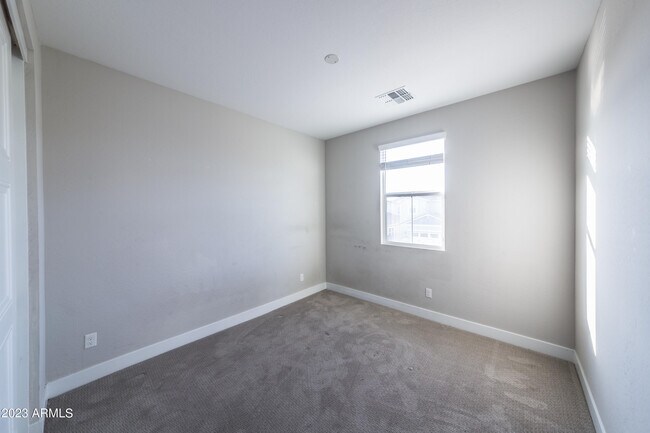 Building Photo - 21035 W Elm Way Ct