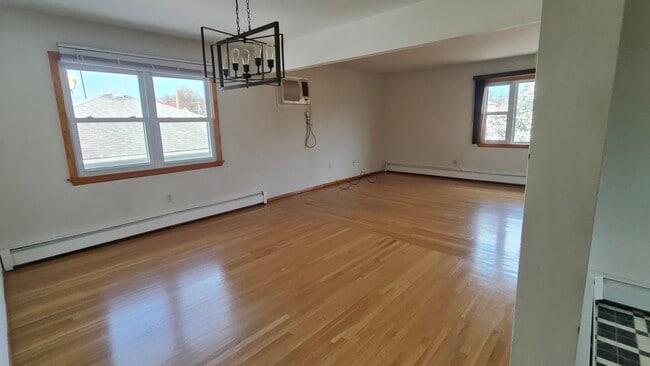 Building Photo - 21 Rose St