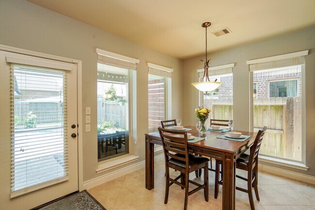 Building Photo - 27119 Ashley Hills Ct