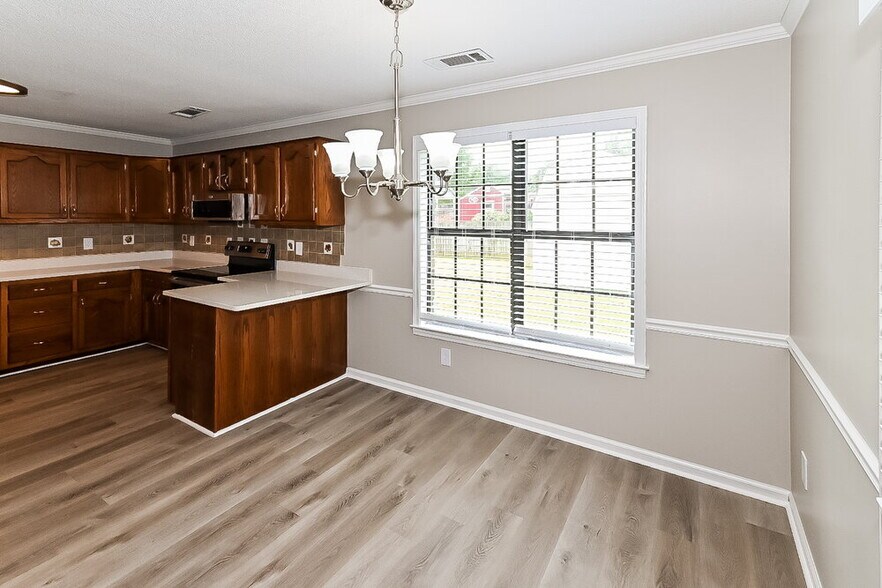 Building Photo - 7135 Blue Grass Rd