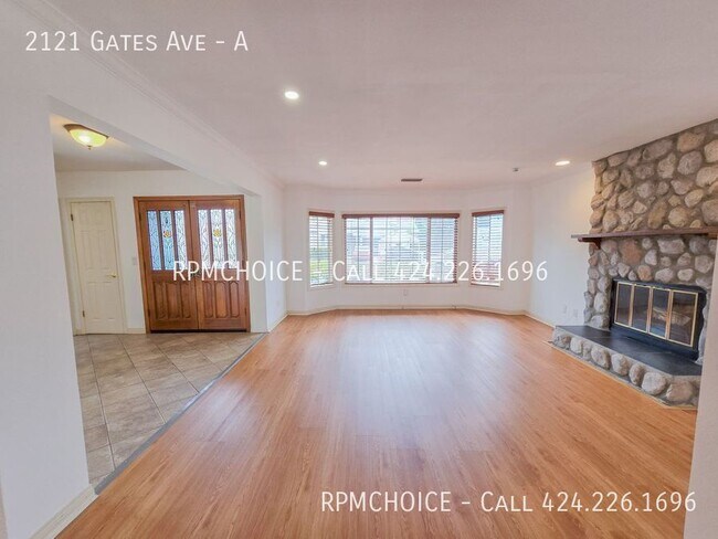 Building Photo - 2121 Gates Ave