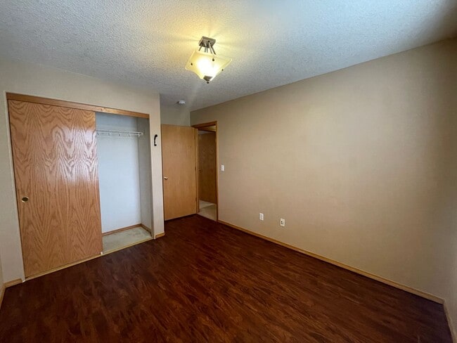 Building Photo - Two Story in Salmon Creek!