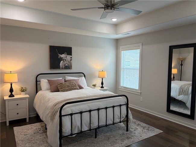 Building Photo - 2739 S Angels Rd