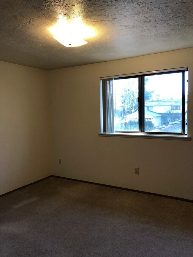 Building Photo - 2829ap