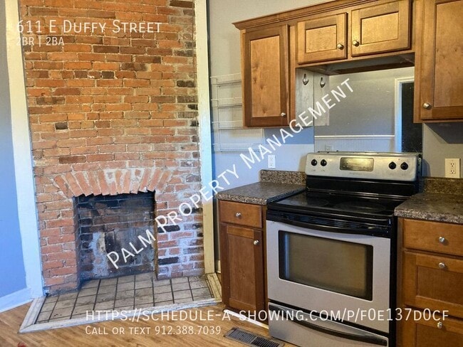 Building Photo - 611 E Duffy St